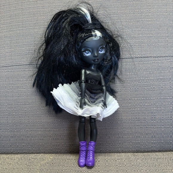 Shadow High Shanelle Onyx Fashion Doll - Picture 1 of 4